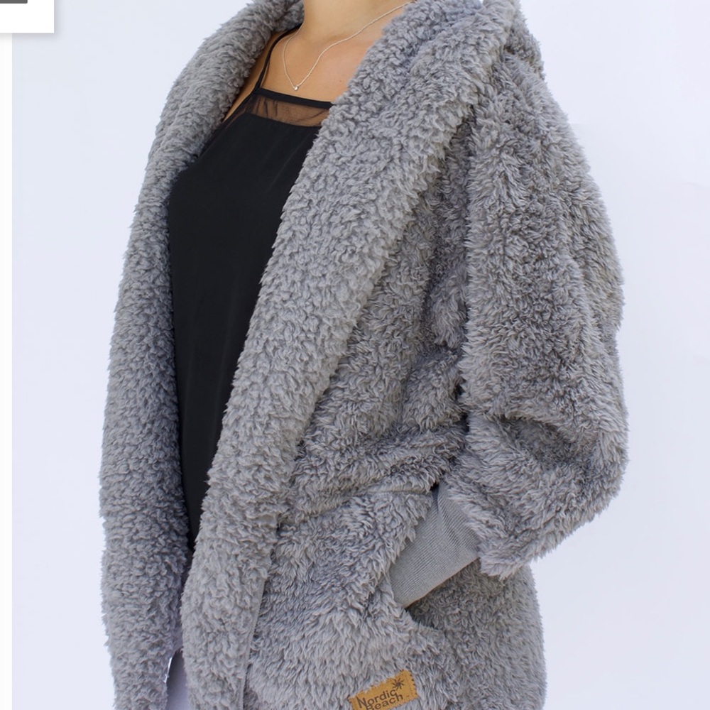 Nordic Beach Body Wrap in Grey Kitten